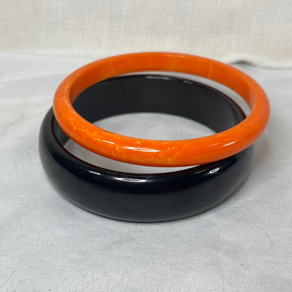 Vintage Style Resin Bangle Bracelet Set Black and Marbled Orange 2 Piece